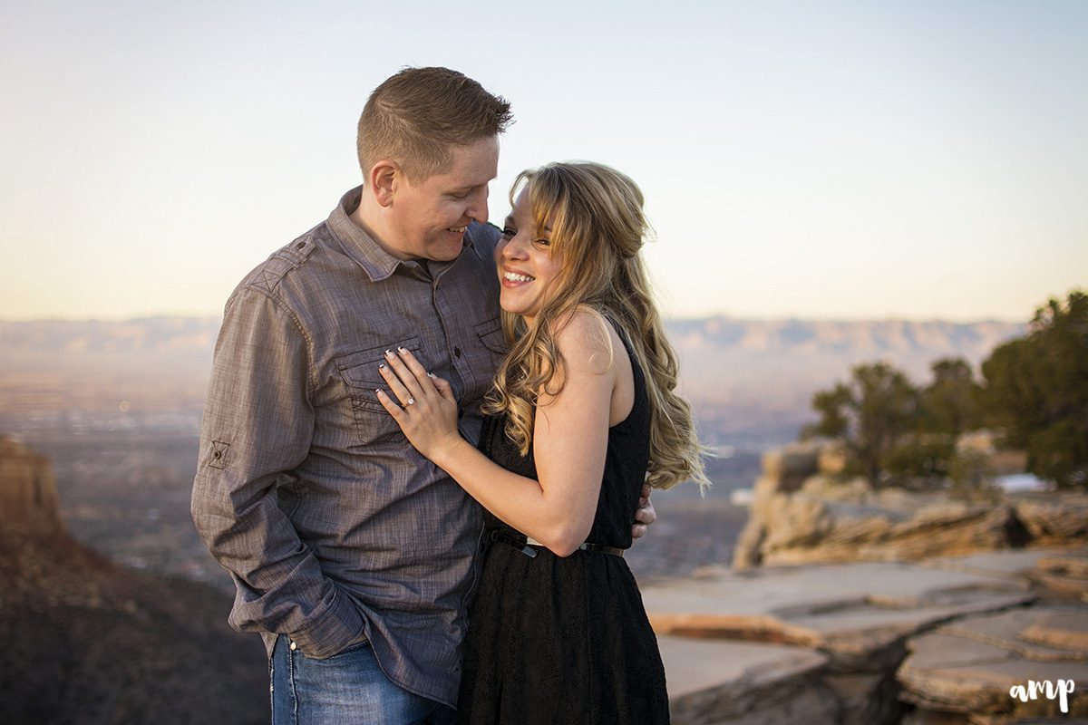 Kari & Damon's sunset engagement photography on the Colorado National Monument
