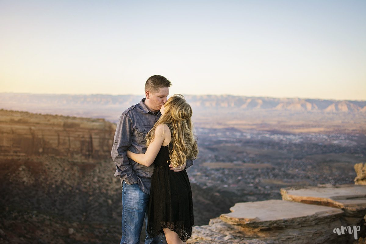 Kari & Damon's sunset engagement photography on the Colorado National Monument