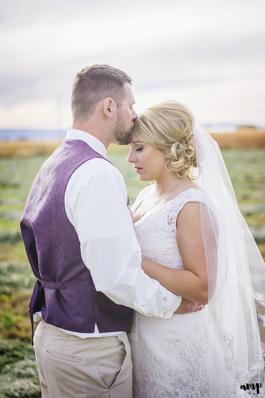 Bride and Groom at sunset  |  Palisade Wedding by amanda.matilda.photography