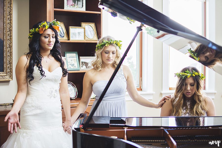 praying before the wedding | Palisade wedding photographer