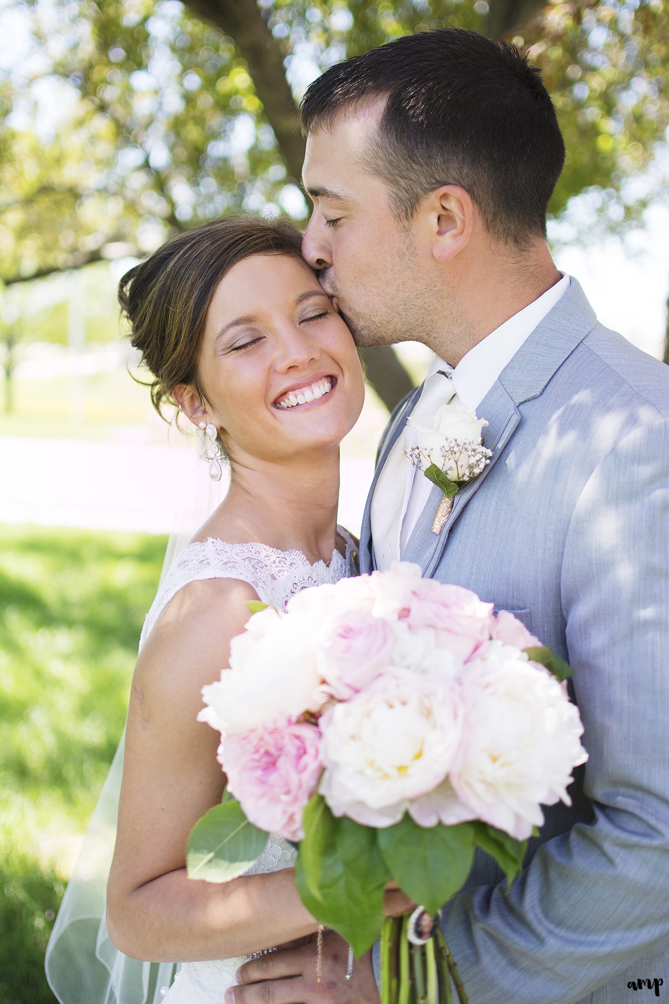 Spring Wedding in Fort Dodge | amanda.matilda.photography