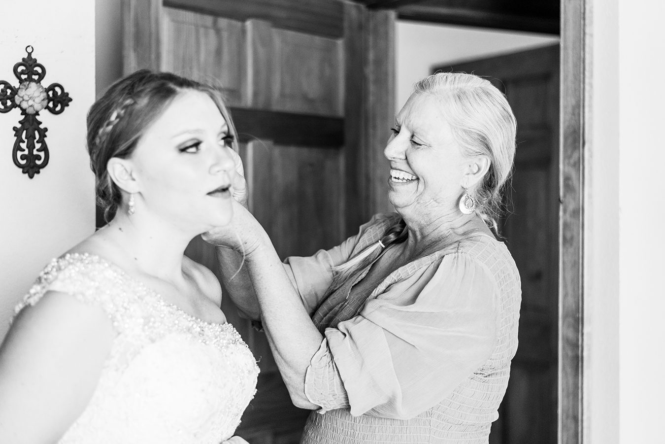 Emily & Victor's backyard wedding in Rifle | amanda.matilda.photography