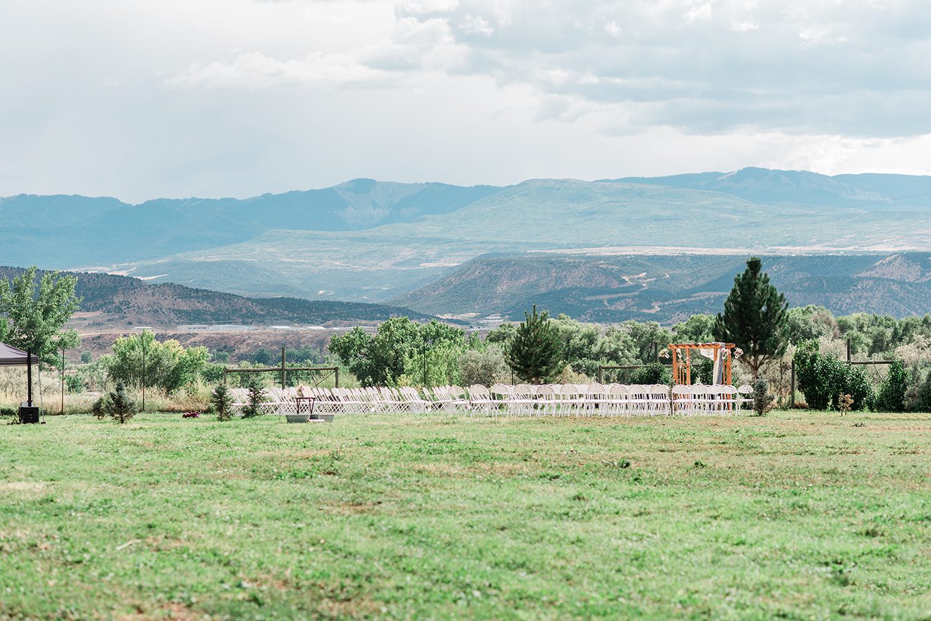 Emily & Victor's backyard wedding in Rifle | amanda.matilda.photography