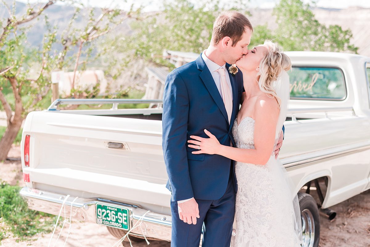Dylan & Lexi - Wedding at Talbott's Cider in Palisade by Amanda Matilda Photography